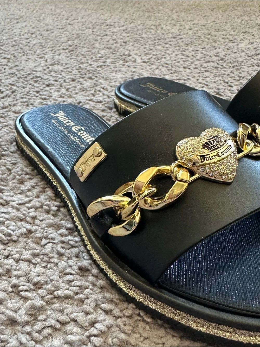 Juicy Couture Black Slide Yizzy Sandals with Gold Chain Accent size 5